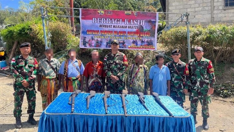Luar Biasa! Satgas Naga Karimata Terima 6 Pucuk Senjata dari Warga Tapal Batas RI-RDTL