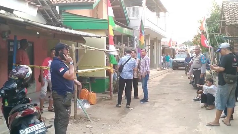 title Cirebon Gempar, Anak Bunuh Ayah Kandung hingga Pukuli Adik Perempuan Cirebon Gempar, Anak Bunuh Ayah Kandung hingga Pukuli Adik Perempuan