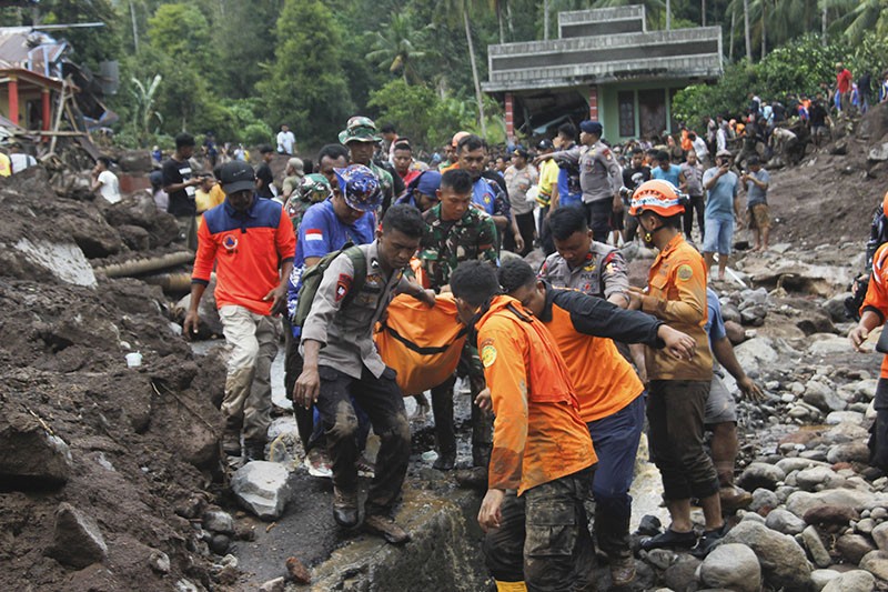 13 Orang Meninggal Dunia akibat Banjir Bandang di Pulau Ternate - Bagian 2