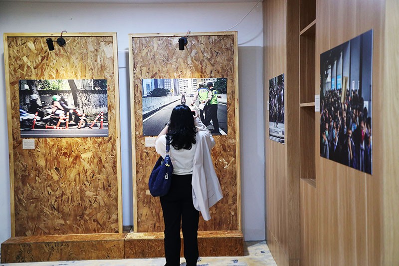 Melihat Pameran Foto Rekam Jakarta 2024 Karya Anggota PFIJ - Bagian 5