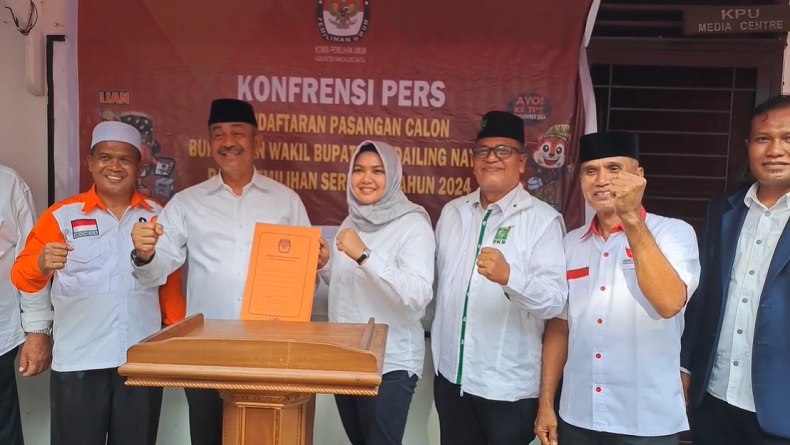 title Pilkada Madina, Perindo Bersama 5 Parpol Koalisi Daftarkan Saipullah dan Atika ke KPU Pilkada Madina, Perindo Bersama 5 Parpol Koalisi Daftarkan Saipullah dan Atika ke KPU