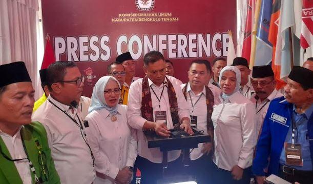 Rachmat-Tarmizi yang Didukung Perindo Daftar Pilbup Bengkulu Tengah ke KPU