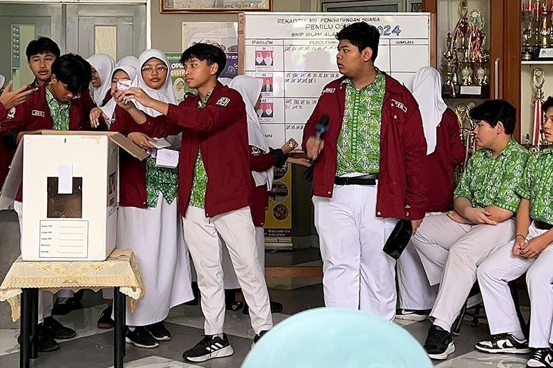Belajar Demokrasi, Murid SMP Al-Azhar BSD Ikuti Proses Pemilu OSIS Mirip Pilpres - Bagian 6