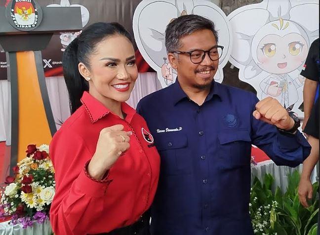 title Kelelahan, Calon Wali Kota Batu Krisdayanti Batal Jalani Tes Kesehatan Kelelahan, Calon Wali Kota Batu Krisdayanti Batal Jalani Tes Kesehatan