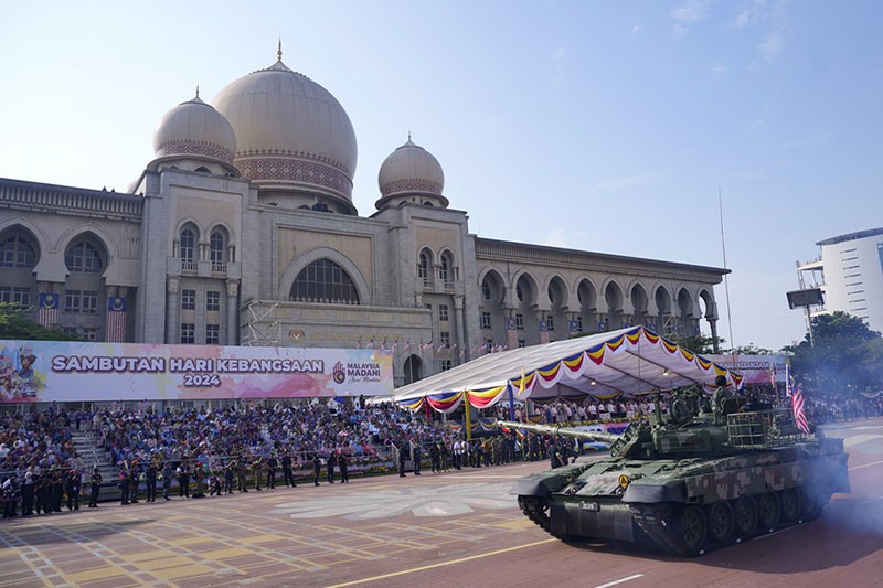 Parade Militer Hari Kemerdekaan Malaysia  - Bagian 2