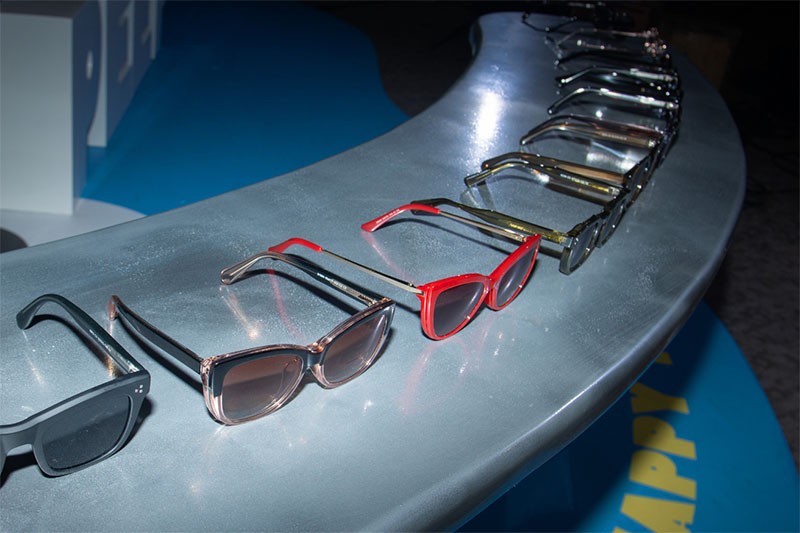 Tampil Gaya dengan Kacamata Hasil Kolaborasi Unik Duo Selebriti Tanah Air - Bagian 5