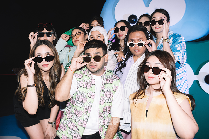 Tampil Gaya dengan Kacamata Hasil Kolaborasi Unik Duo Selebriti Tanah Air - Bagian 1