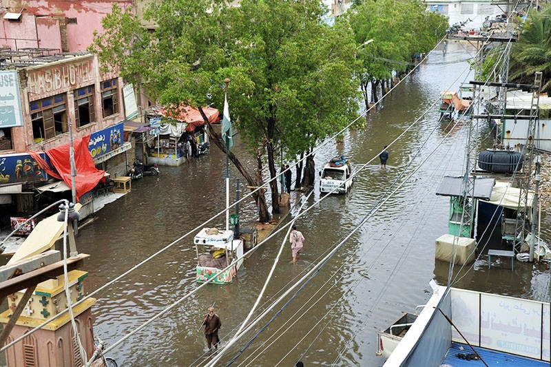 Pakistan Diguyur Hujan Lebat, Jalan Banjir hingga Nelayan Tidak Berani Melaut - Bagian 1