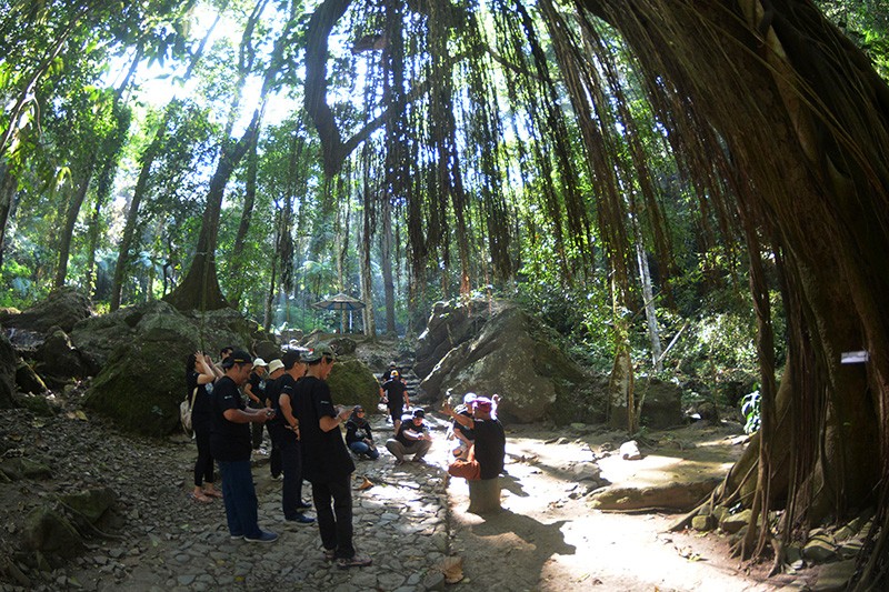 Cerita Akhir Pekan: Menikmati Sejuknya Alam Air Terjun Grojogan Sewu - Bagian 4