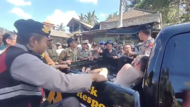 Viral Bule Rusia Coba Rampas Mobil Taksi Online di Gianyar, Diamuk Massa hingga Ditelanjangi