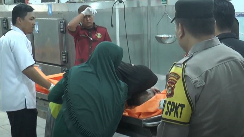 Pria di Palembang Tewas Ditembak Rekan Kerja, Istri Menangis Histeris