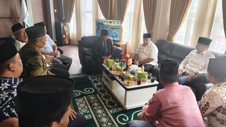 M Nasir Cagub Riau yang Didukung Partai Perindo Silaturahmi ke Tokoh Agama