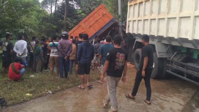 Kecelakaan di Lebak, Truk Pasir Tabrak Warung lalu Terjun ke Jurang