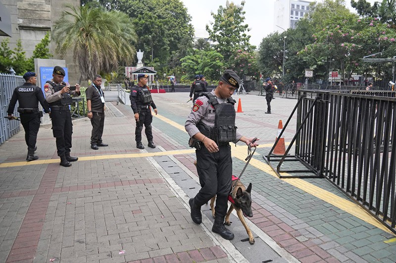 Paus Fransiskus ke Gereja Katedral Jakarta, Polisi Sebar Jihandak dan Anjing Pelacak - Bagian 3