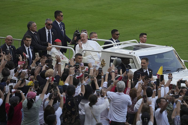 Rupa Popemobile, Mobil Maung MV3 Buatan Pindad Khusus Bawa Paus Fransiskus - Bagian 3