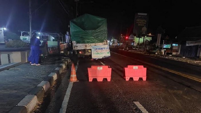 title Kecelakaan Maut di Kulonprogo, Pengendara Motor Tewas Tabrak Truk Parkir Kecelakaan Maut di Kulonprogo, Pengendara Motor Tewas Tabrak Truk Parkir