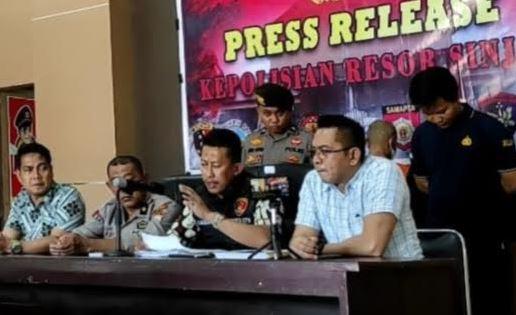 title Tak Kuat Menahan Nafsu, Ayah Mertua di Sinjai Perkosa Menantu hingga 2 Kali Tak Kuat Menahan Nafsu, Ayah Mertua di Sinjai Perkosa Menantu hingga 2 Kali