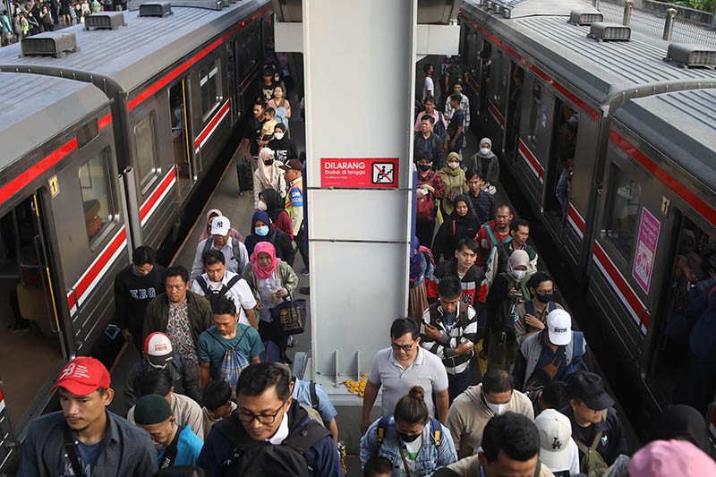 Tiket KRL Jabodetabek Berbasis NIK Diterapkan Tahun 2025 - Bagian 1