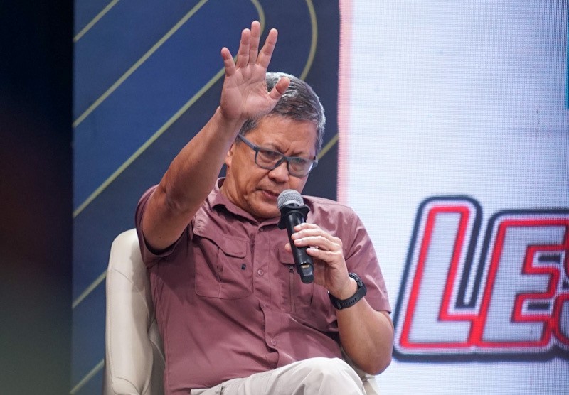 Sikap Tenang Rocky Gerung Hadapi Silfester Matutina yang Emosi - Bagian 3