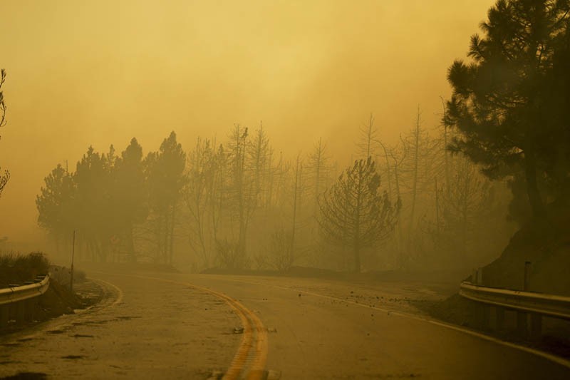 Cuaca Panas Ekstrem Menimbulkan Kebakaran Lahan di California - Bagian 2