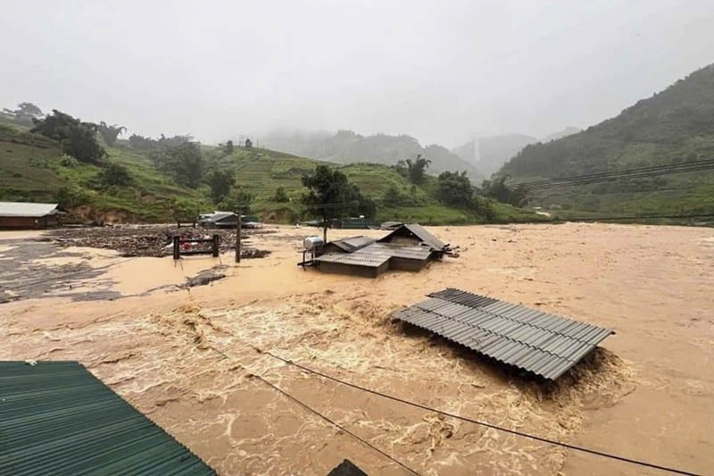 Topan Yagi Rusak Fasilitas Umum di Vietnam, Rumah Terendam Banjir - Bagian 1
