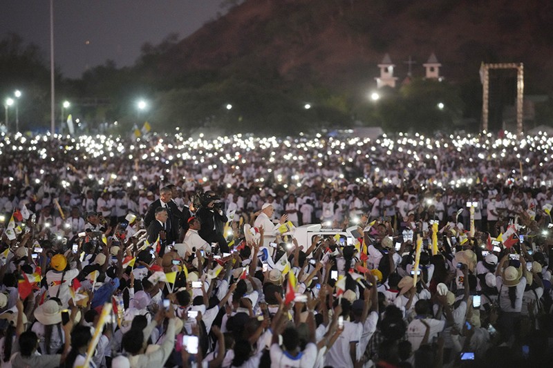 Merinding, Ratusan Ribu Rakyat Timor Lester Hadiri Misa bersama Paus Fransiskus - Bagian 2