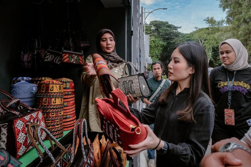 Wamenparekraf Angela Tanoesoedibjo Berkunjung ke Museum Tsunami di Banda Aceh - Bagian 6