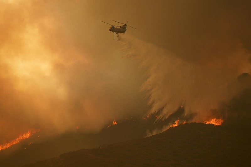 Kebakaran Lahan di California Menjalar Cepat hingga Bandara - Bagian 1