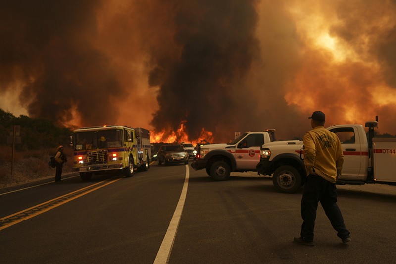 Kebakaran Lahan di California Menjalar Cepat hingga Bandara - Bagian 2