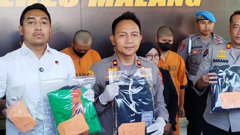 title 10 Pesilat PSHT Keroyok Pelajar SMK di Malang hingga Tewas Jadi Tersangka 10 Pesilat PSHT Keroyok Pelajar SMK di Malang hingga Tewas Jadi Tersangka