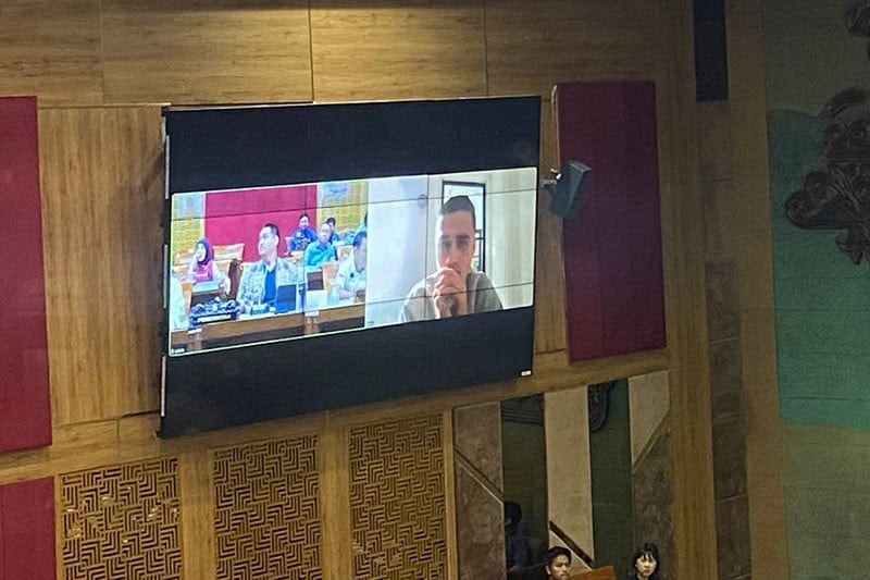 Ekspresi Eliano Reijnders Ikut Rapat DPR Setujui Status WNI Dirinya - Bagian 1