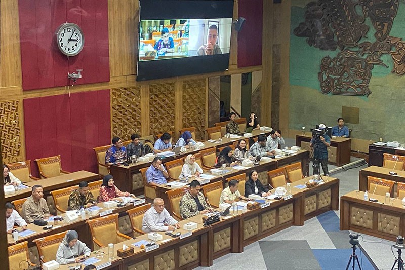Ekspresi Eliano Reijnders Ikut Rapat DPR Setujui Status WNI Dirinya - Bagian 2