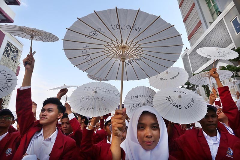 Mahasiswa Surabaya Tulis Pesan Harapan kepada Presiden dan DPR Terpilih - Bagian 1