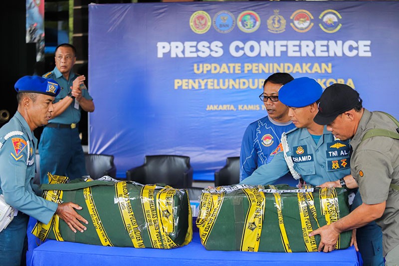 Koarmada Gagalkan Penyelundupan 84,75 Kg Kokain, Barbuk Langsung Dimusnahkan - Bagian 2