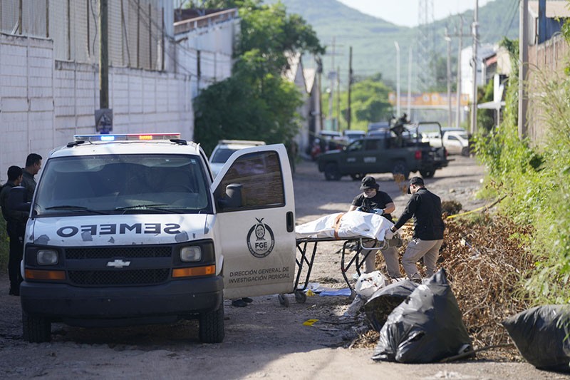 Perang Kartel Narkoba di Meksiko, Mayat Bergelimpangan - Bagian 3