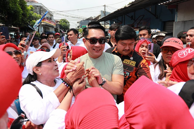 Ridwan Kamil Puji Posko Makan Gratis di Warakas - Bagian 4