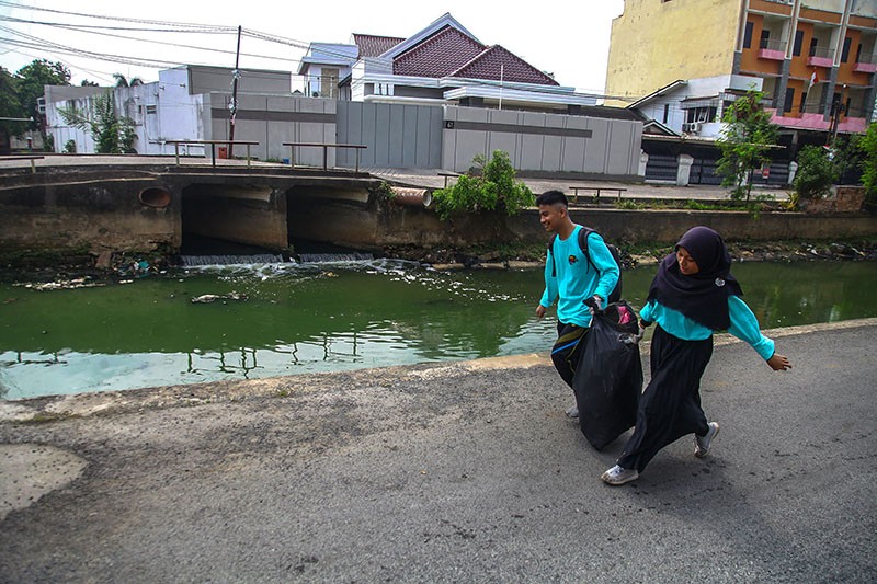 Kompak, Relawan Bersih-Bersih Sampah di Sungai Bendung Palembang - Bagian 3