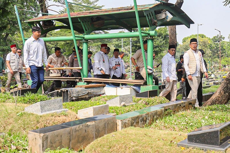 RK-Suswono Ziarah ke Makam MH Thamrin dan Benyamin Sueb di Karet Bivak - Bagian 7