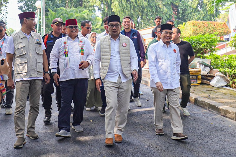 RK-Suswono Ziarah ke Makam MH Thamrin dan Benyamin Sueb di Karet Bivak - Bagian 5