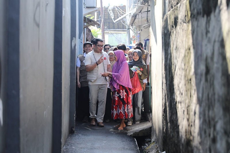 Foto-Foto Serunya Warga Pancoran Bertemu Ridwan Kamil yang Blusukan Pagi-Pagi - Bagian 3