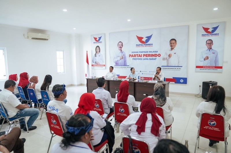 Momen Angela Tanoesoedibjo Kunjungi Kantor DPW Partai Perindo Jawa Barat - Bagian 3