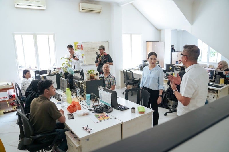 Momen Angela Tanoesoedibjo Kunjungi Kantor DPW Partai Perindo Jawa Barat - Bagian 5