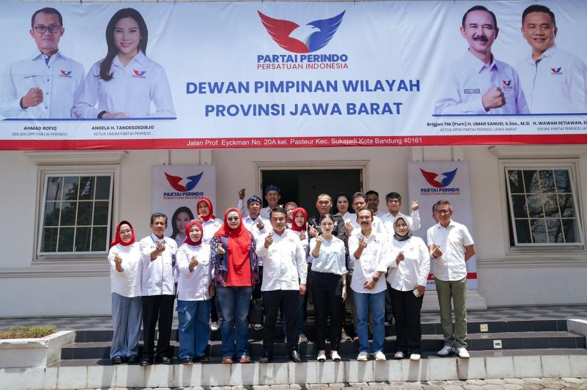 Momen Angela Tanoesoedibjo Kunjungi Kantor DPW Partai Perindo Jawa Barat - Bagian 6
