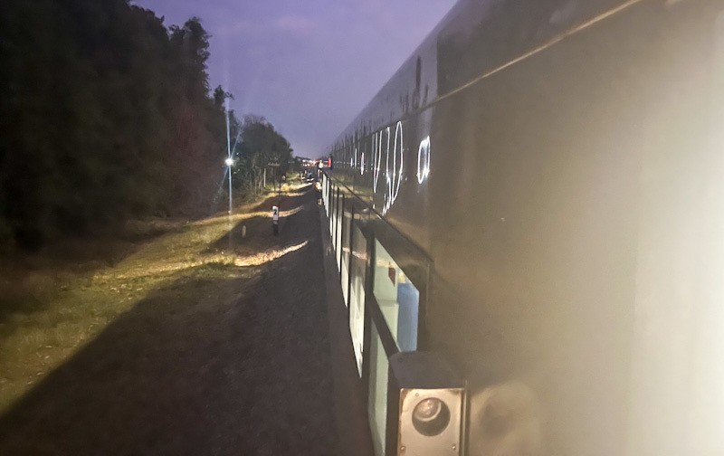 Penampakan Bumper KA Gajayana Penyok usai Hantam Pickup Muatan Bawang - Bagian 3