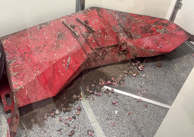 Penampakan Bumper KA Gajayana Penyok usai Hantam Pickup Muatan Bawang - Bagian 1