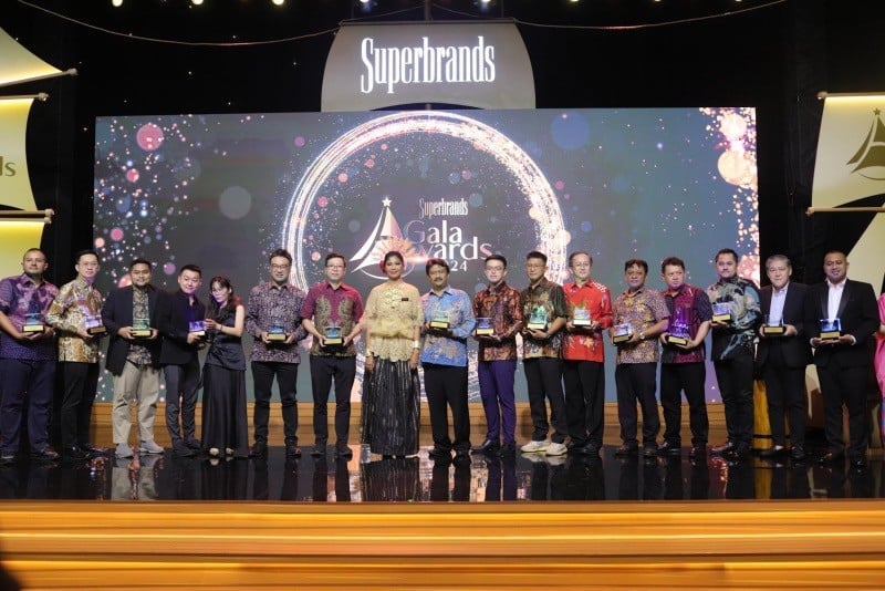 Top! vozpublica TV dan Okezone Raih Penghargaan Superbrands - Bagian 5