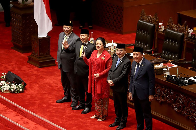 Pakai Kebaya Merah, Puan Maharani Pidato Pertama usai Ditunjuk Kembali Pimpin DPR - Bagian 2