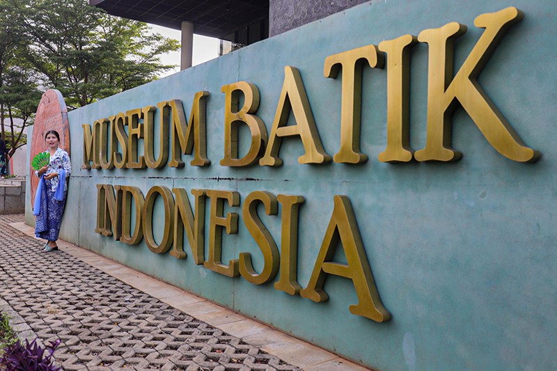 Kemeriahan Kirab Budaya Peringati Hari Batik Nasional 2024 di TMII - Bagian 4