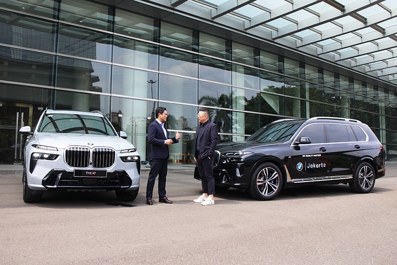 BMW X7 dan i5 untuk Mobilitas Kegiatan Art Jakarta - Bagian 1