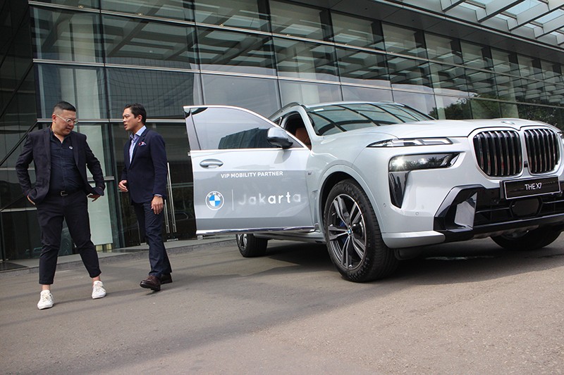BMW X7 dan i5 untuk Mobilitas Kegiatan Art Jakarta - Bagian 3